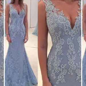 Periwinkle Trumpet Mermaid lace applique with pearls gorgeous gown. Size 8 NEW